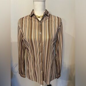 Vintage baby!! Look at this button-up beauty!